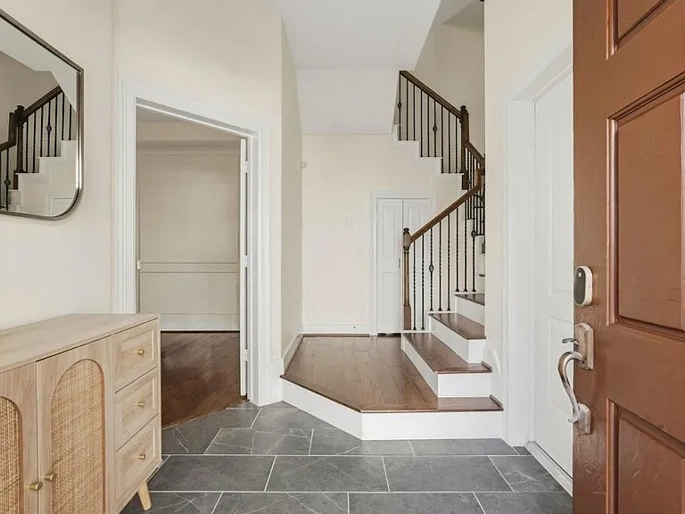 836 Garden Oaks Ter — Photo 2