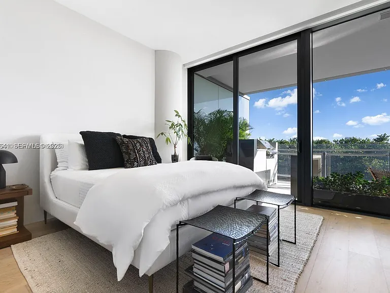 8701 Collins Ave #404 — Photo 16