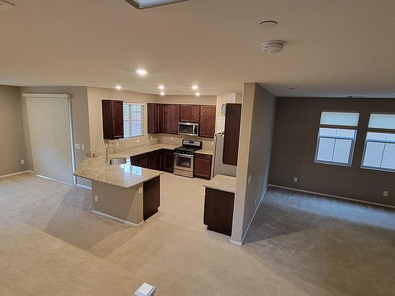 Kitchen and flex/dinning area