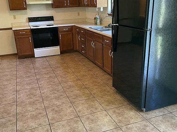 3rd image of 200 N 10th St