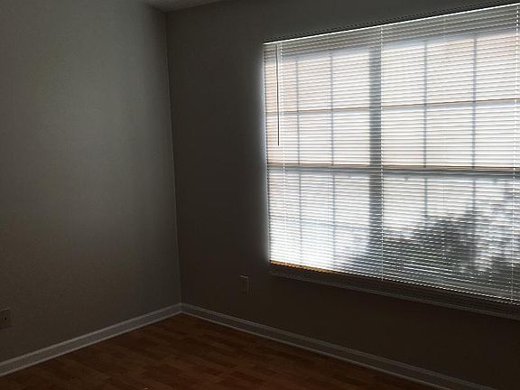 5th image of 6009 Newington Ln
