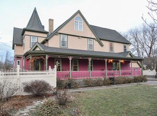 2096 Cranston St, Cranston, RI 02920