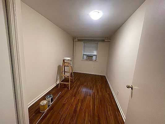 4th image of 20-10 47th St #1