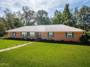 306 E Court Ave, Mendenhall, MS 39114