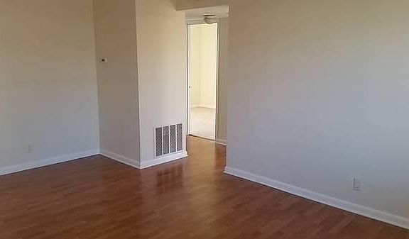 2nd image of 160 Thierman Ln