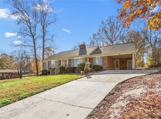 707 Willowmoore Ave, Thomasville, NC 27360