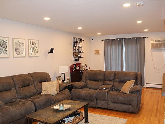 4th image of 4 Darian Ct APT 2B
