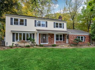 20 Dogwood Dr, Allendale, NJ 07401