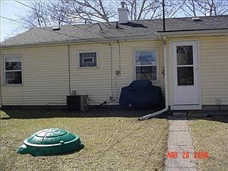 2nd image of 6735 Waveland Ave