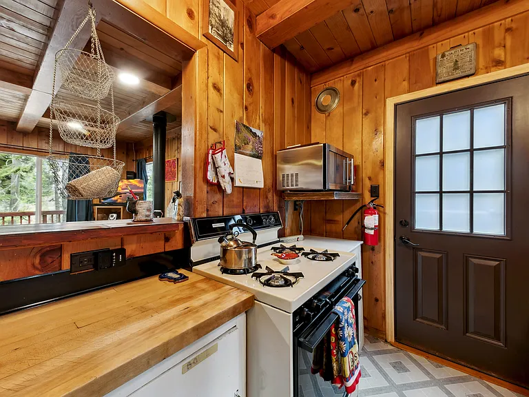 6315 Flicker Ave — Photo 9
