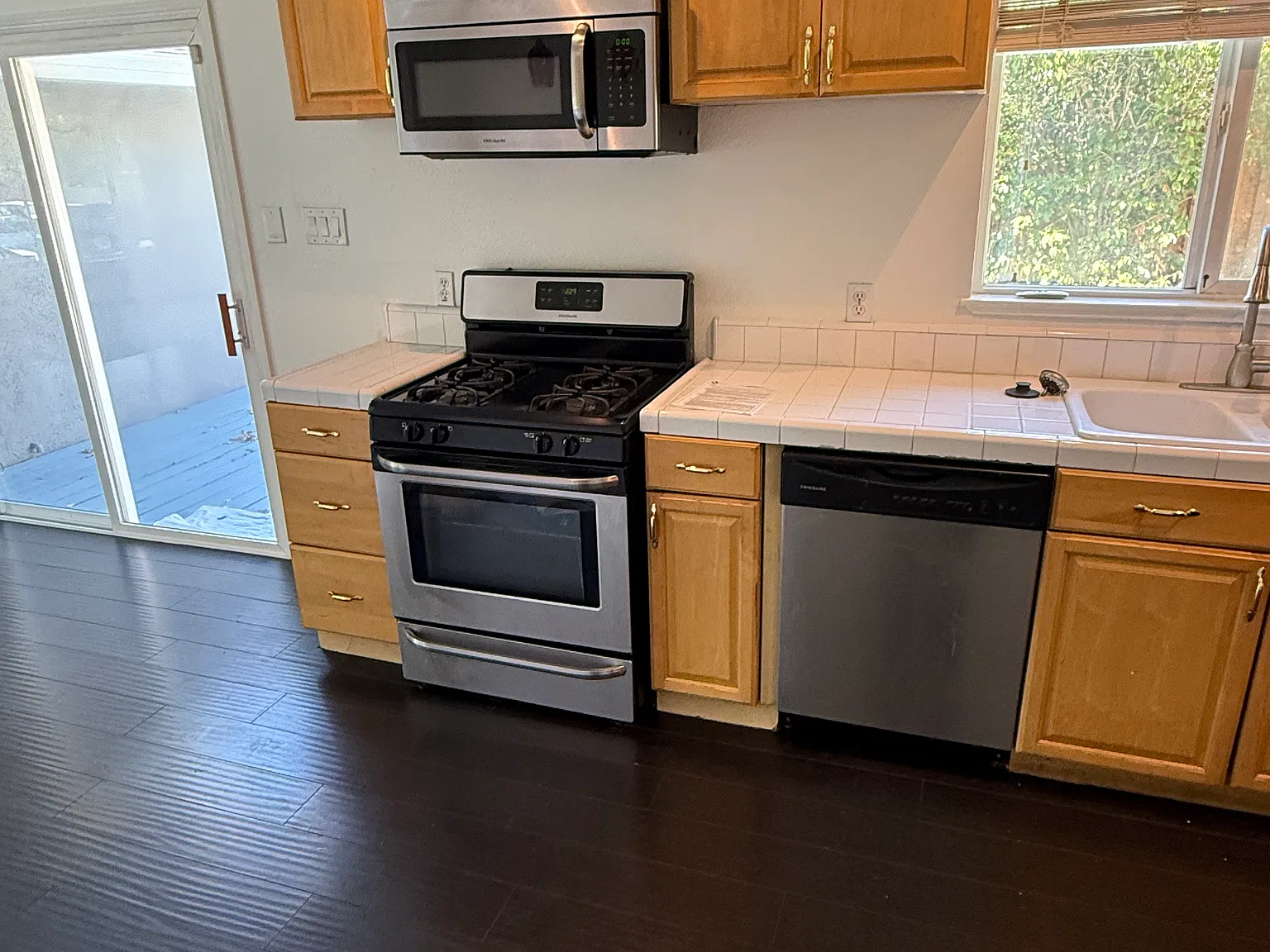 3 bed, 1141 sqft, $3,500 — Photo 4