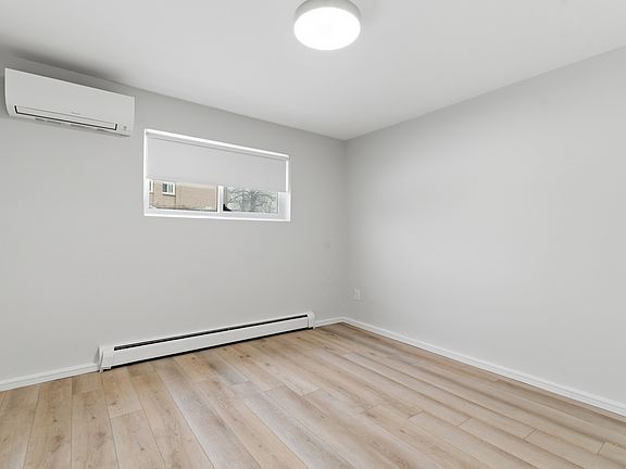 4th image of 14 Conway Dr