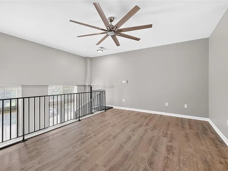 1031 State St NW #209 — Photo 17