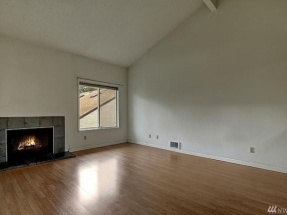3rd image of 14636 NE 45th St APT C18