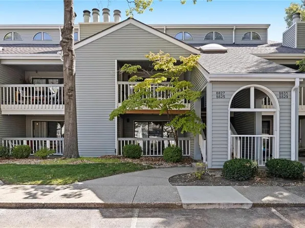 8825 W 106th Ter, Overland Park, KS 66212
