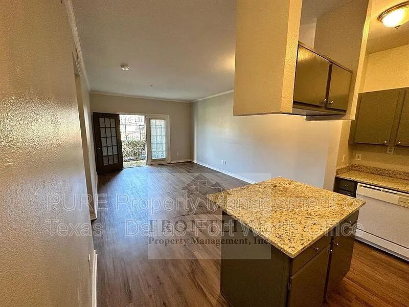 1 bed, 1.0 bath, 690 sqft, $1,200 — Photo 3