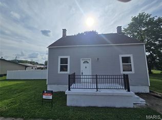 923 S High St, Belleville, IL 62220
