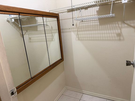 4th image of 2811 SW Archer Rd APT V176