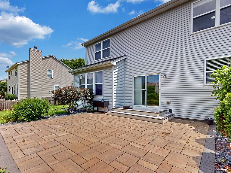 2437 Sir Barton Ln — Photo 36