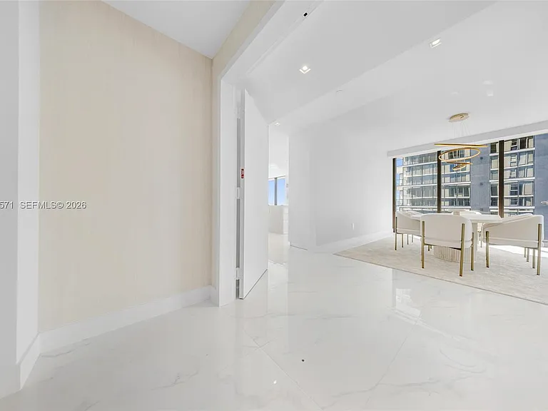700 NE 24th St #4007 — Photo 71