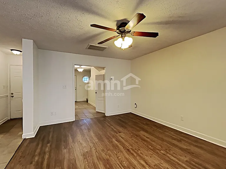 1504 Beaconcrest Cir — Photo 7