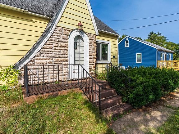 3rd image of 202 FRANCES STREET