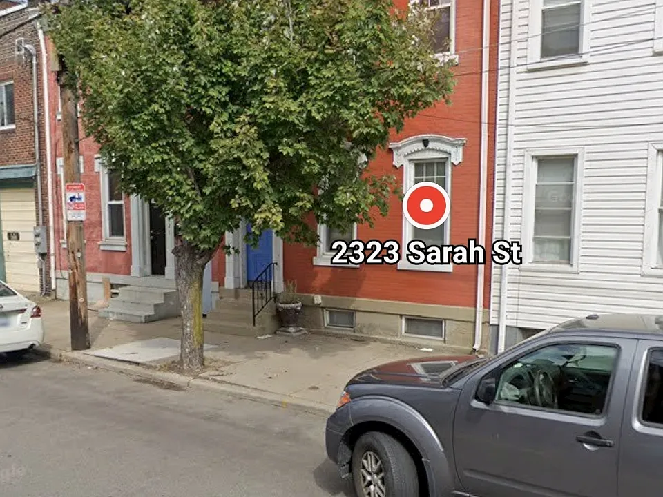2323 Sarah St