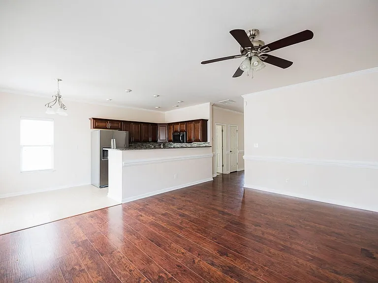 710 Central Park Ave — Photo 12