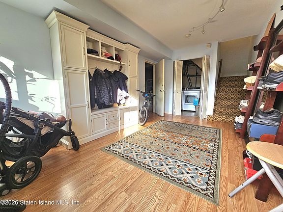 4th image of 20 Arielle Ln