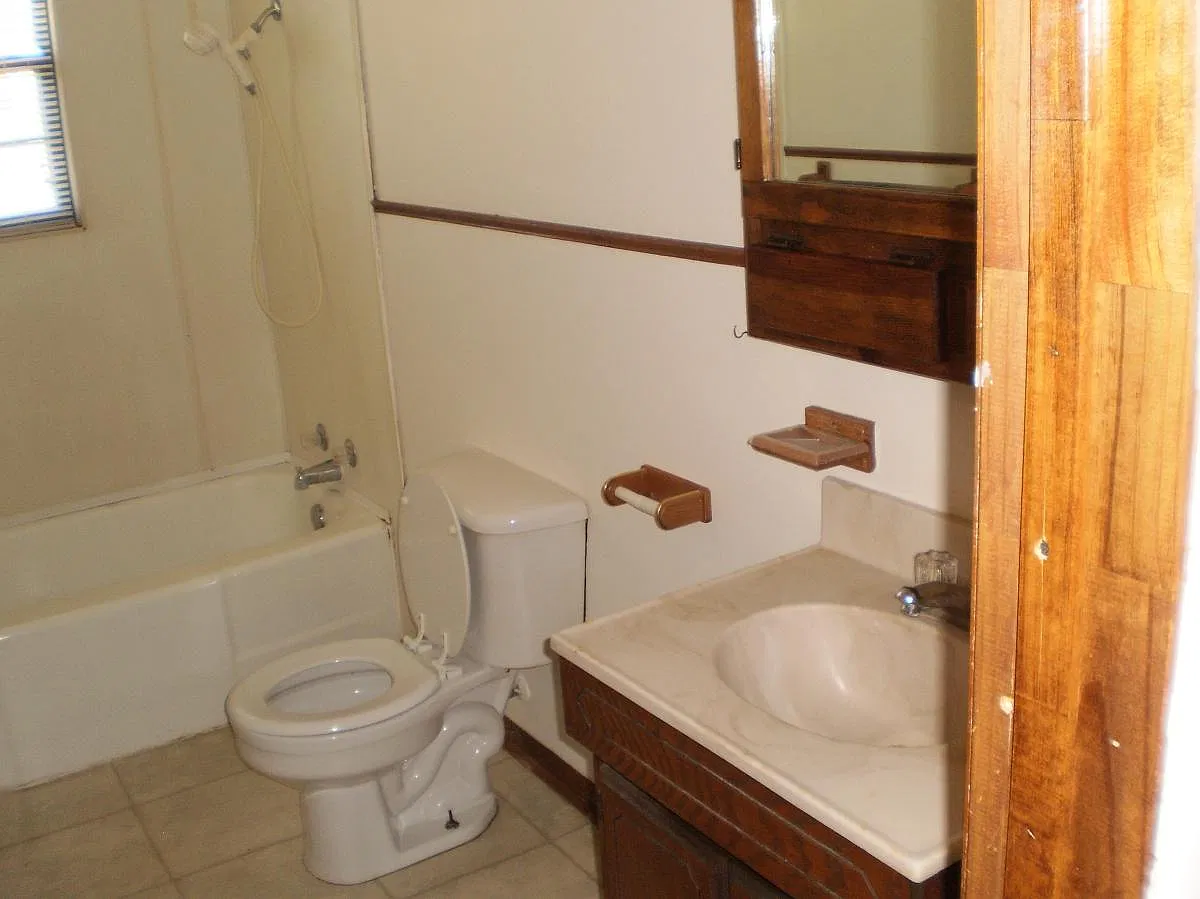 3 bed, 1000 sqft, $950 — Photo 3