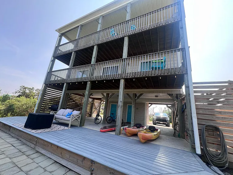 410 W Wilmington Ave — Photo 26