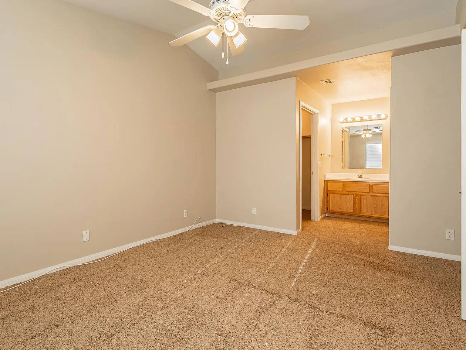 2 bed, 1171 sqft, $1,279 — Photo 4