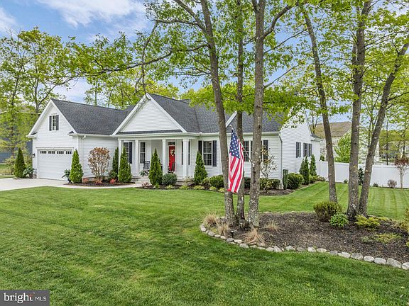 2nd image of 305 Glen Dornoch Ln
