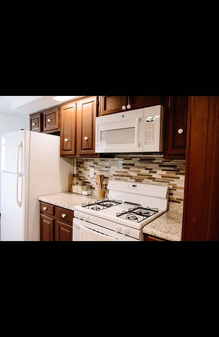 1 bed, 1600 sqft, $600 — Photo 4