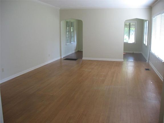 2nd image of 1329 N Lake Otis Dr SE