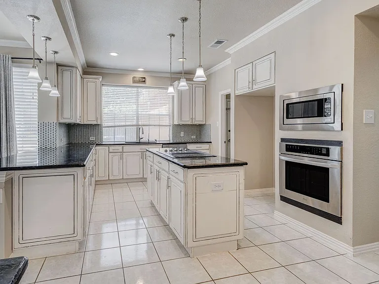 4133 Williams Ct — Photo 2