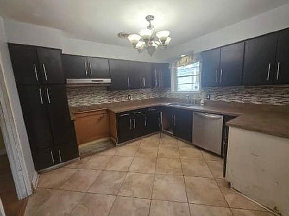 5th image of 936 Oak Ave