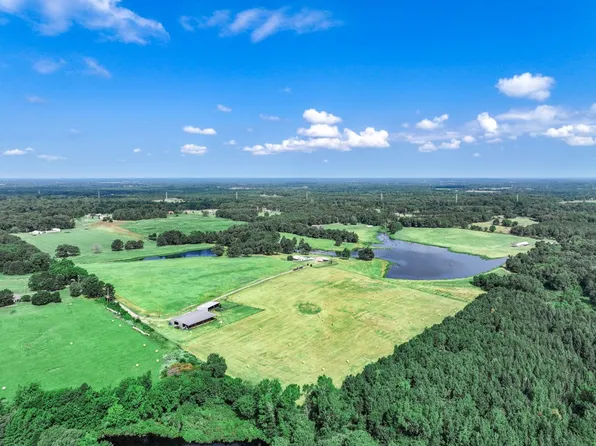 805 County Road 4106, Daingerfield, TX 75638