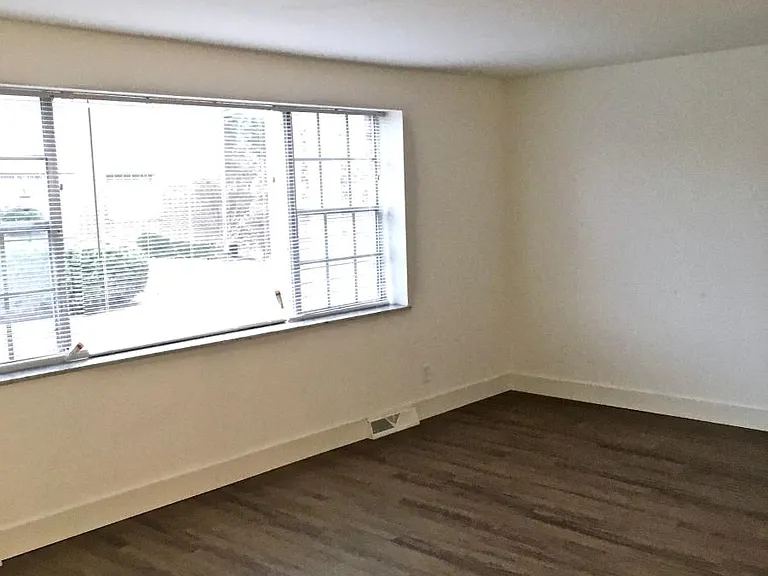 721 Lepere Ave #D — Photo 14