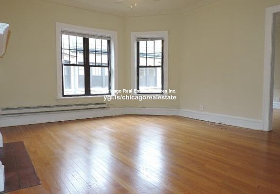 5th image of 925 Forest Ave APT Gdn