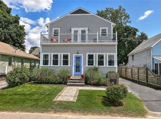 214 Narragansett Ave, Barrington, RI 02806