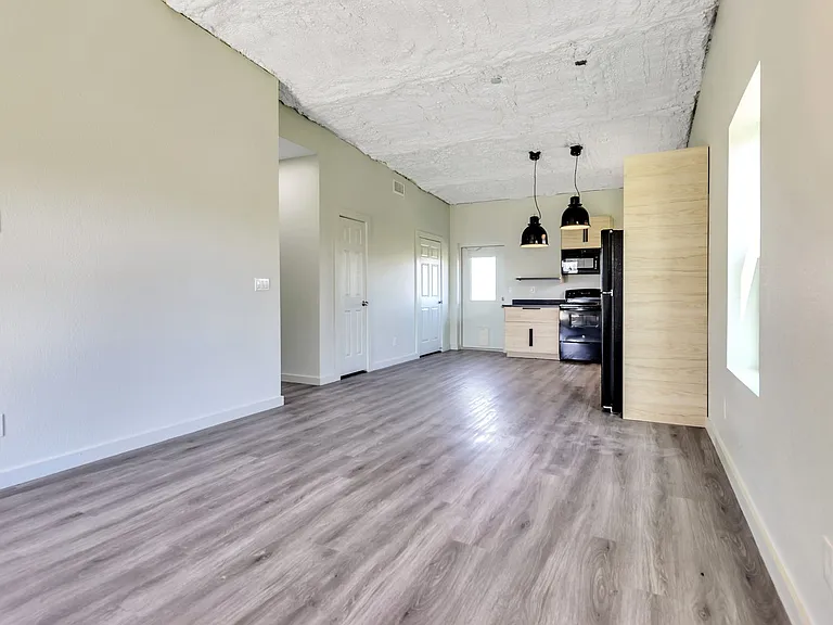 1310 W FM 487 #E — Photo 15