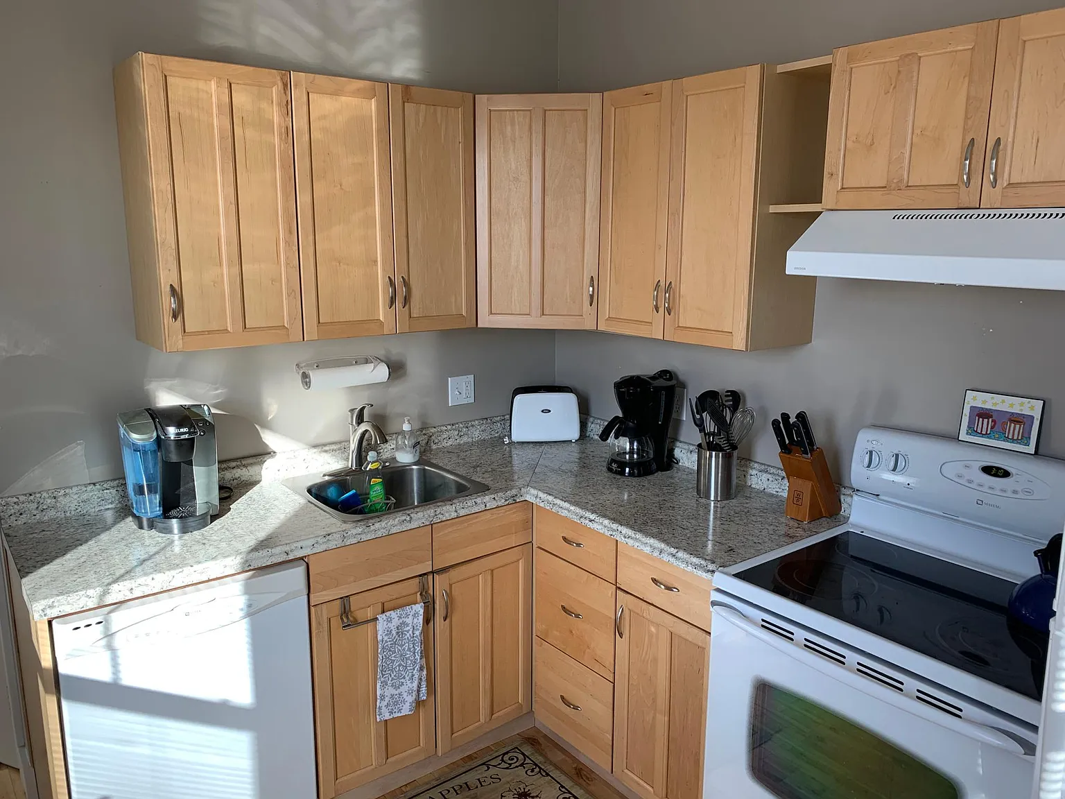 1 Crescent View Avenue — Photo 4