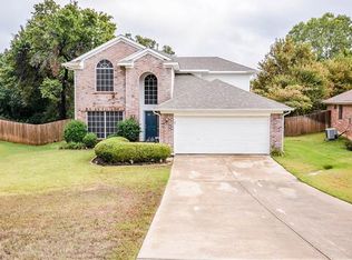 724 Thousand Oaks Dr, Lake Dallas, TX 75065