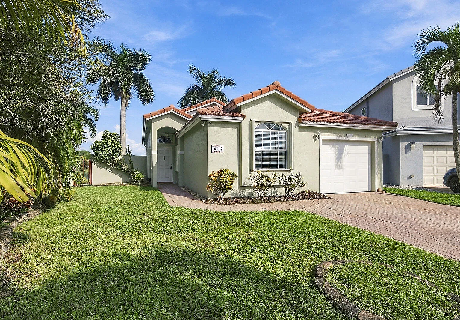 3 bed, 2.0 bath, 1520 sqft, $3,950 — Photo 1
