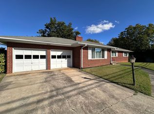912 S Main St, Graham, NC 27253