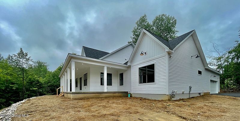 5th image of 7 Campbell Dr