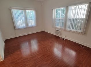 563 N Heliotrope Dr #C, Los Angeles, CA 90004