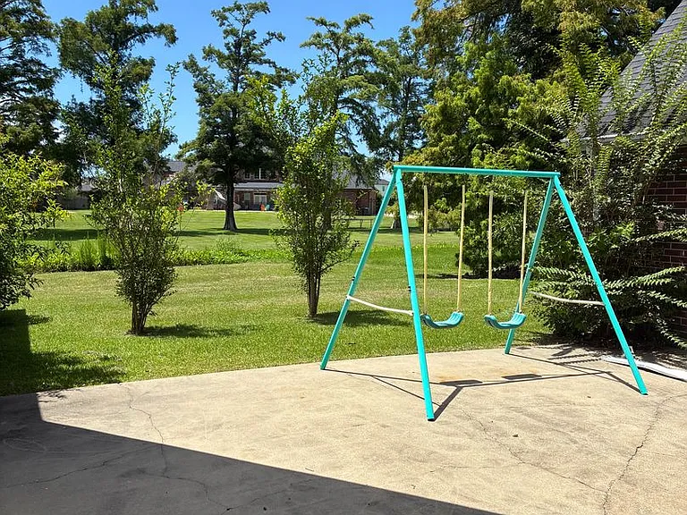 1909 Rosedown Dr — Photo 24