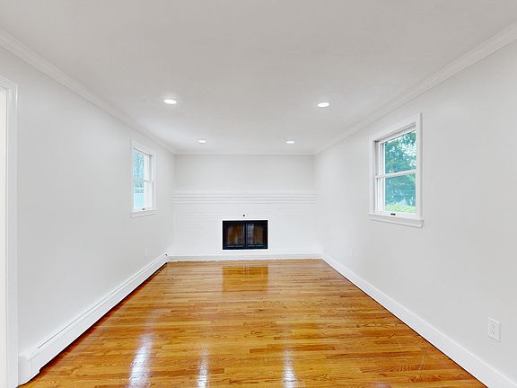 4th image of 22 Baldwin St